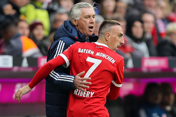 Ancelotti và Bayern vừa chịu thua thảm trước PSG Ancelotti và Bayern vừa chịu thua thảm trước PSG