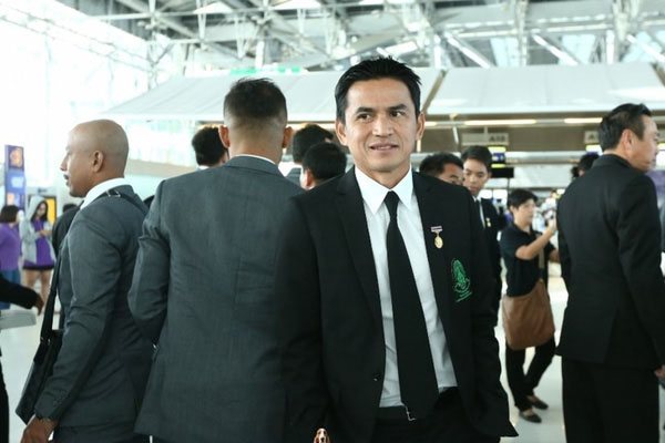 Kiatisak nhận lương khủng tại CLB đại gia Persib Bandung Kiatisak nhận lương khủng tại CLB đại gia Persib Bandung