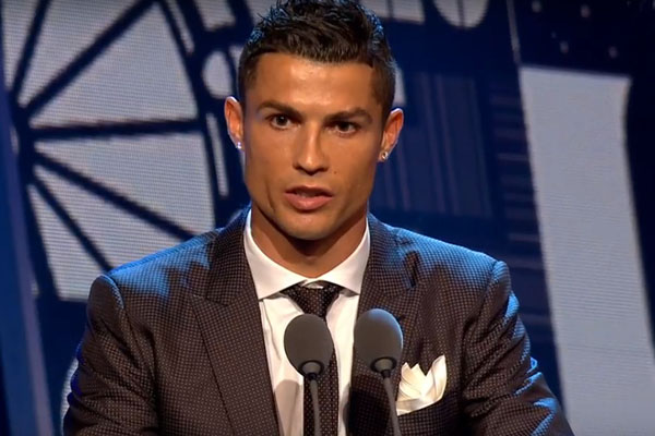 Ronaldo muốn có cuộc nói chuyện với Messi và Neymar ngay sau buổi lễ trao giải Ronaldo muốn có cuộc nói chuyện với Messi và Neymar ngay sau buổi lễ trao giải