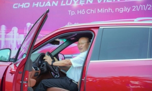 HLV Park Hang-seo được tặng xe VinFast Lux SA 2.0 hơn 1,8 tỷ đồng HLV Park Hang-seo được tặng xe VinFast Lux SA 2.0 hơn 1,8 tỷ đồng