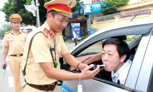 Uống rượu, bia sau bao lâu thì có thể lái xe? Uống rượu, bia sau bao lâu thì có thể lái xe?