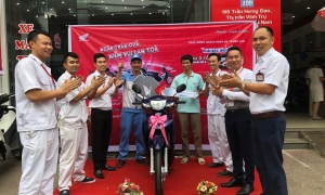 Hơn 500 khách hàng mua xe trúng xe dịp cuối năm Hơn 500 khách hàng mua xe trúng xe dịp cuối năm