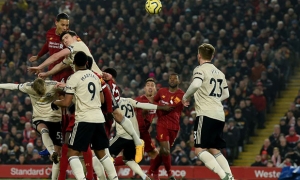 CĐV MU bức xúc cho rằng bàn mở tỷ số của Liverpool phạm luật CĐV MU bức xúc cho rằng bàn mở tỷ số của Liverpool phạm luật