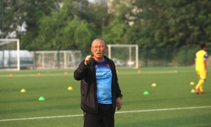 Thầy Park liên tục 'cau mày' trong buổi tập của U22 Việt Nam Thầy Park liên tục 'cau mày' trong buổi tập của U22 Việt Nam