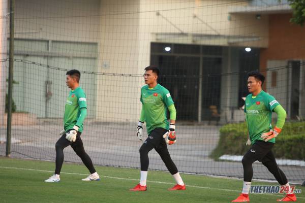 3 thủ môn hiện tại của ĐTVN. Ảnh: Lê Kiên Nguyên Mạnh, HLV Park Hang Seo, ĐTVN