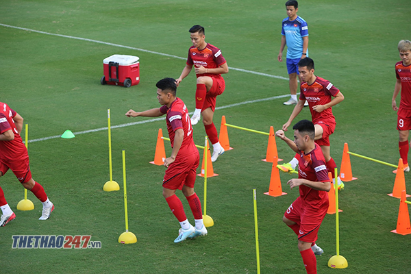 Đội tuyển Việt Nam đang tập trung tại Hà Nội cho vòng loại World Cup 2022. Ảnh: Lê Thành Park Hang Seo, AFF Awards, HLV của năm AFF Awards, Việt Nam