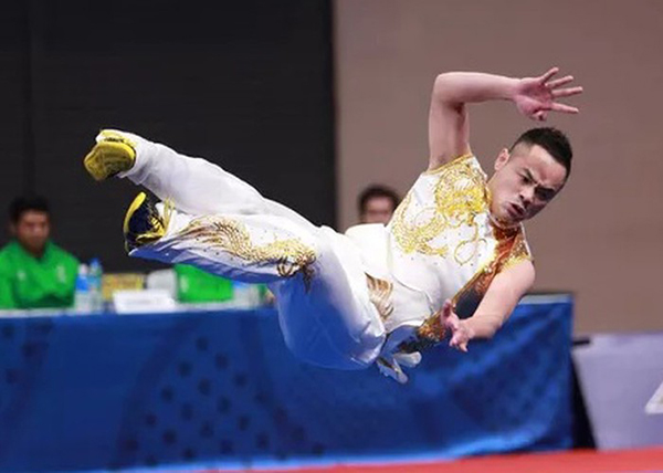 Phạm Quốc Khánh mang về tấm HCV đầu tiên cho Wushu Việt Nam tại SEA Games 30