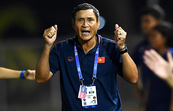 HLV Mai Đức Chung có trận chung kết SEA Games 30 căng thẳng với tuyển nữ Thái Lan