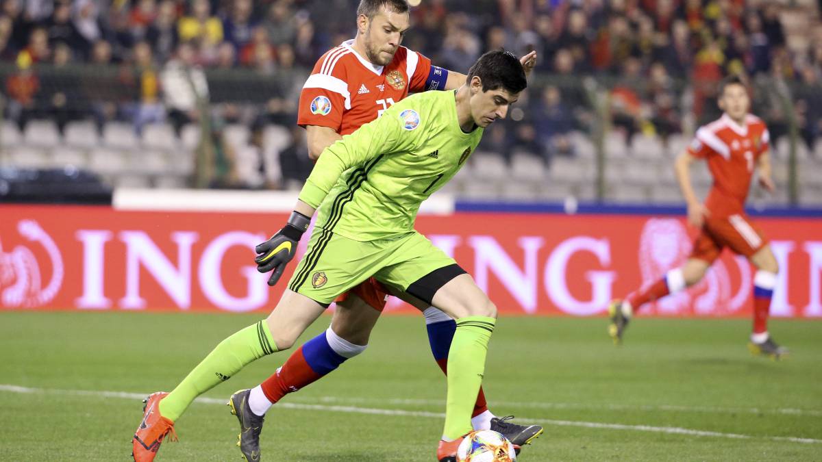 Courtois lại vừa mắc sai lầm Courtois, Real MAdrid, Bỉ, sai lầm của Courtois, Courtois lên tiếng, Courtois bị chỉ trích