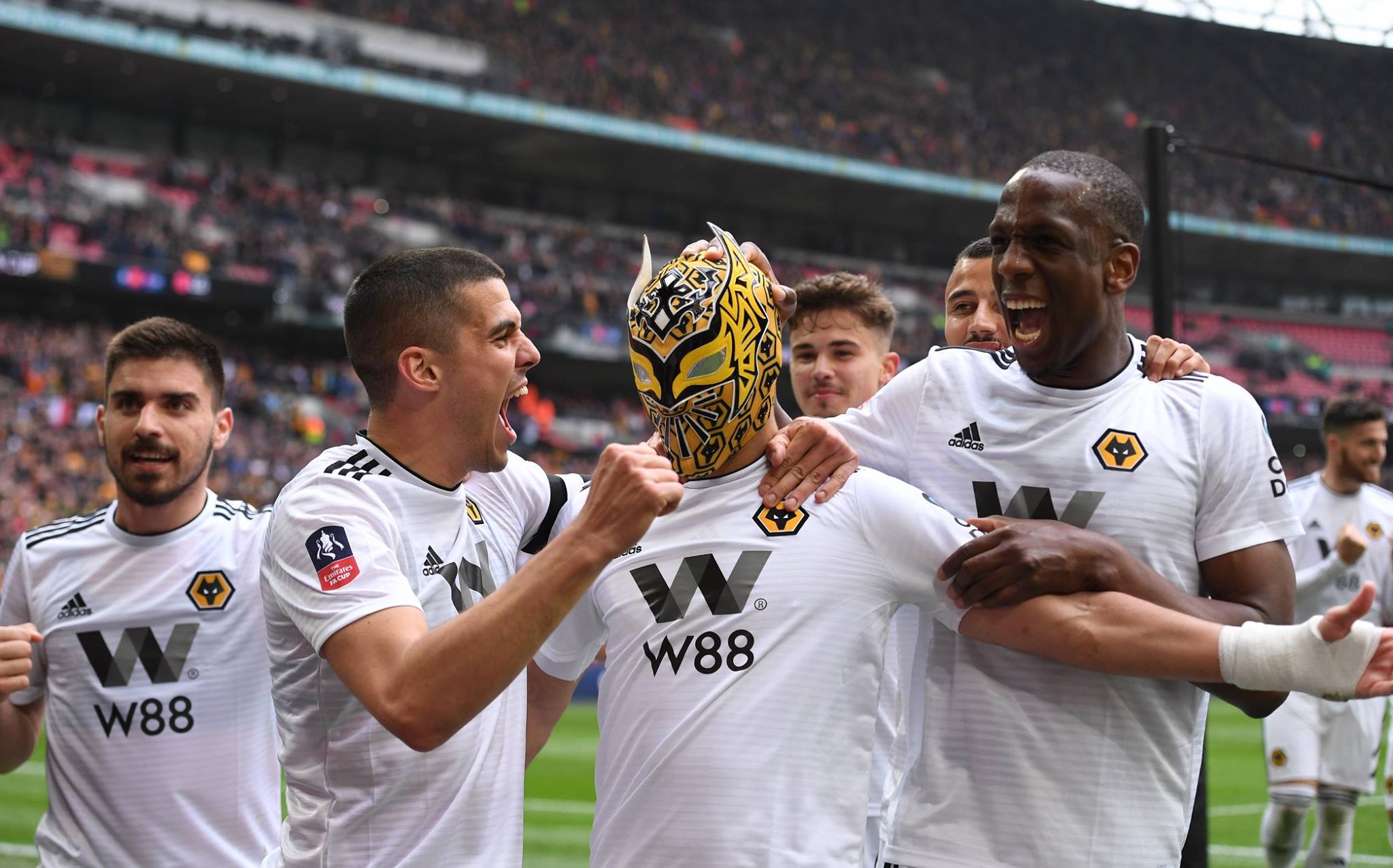 Pha ăn mừng nhằm tri ân Sin Cara ăn mừng, video ăn mừng, raul jimenez, raul jimenez ăn mừng, wolves 2-3 watford, bán kết cúp fa, cúp fa, chung kết cúp fa