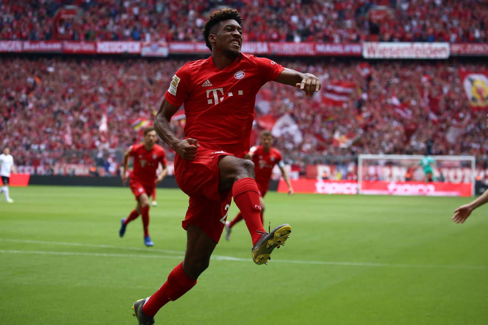 Kingsley Coman mở tỷ số cho Bayern Bayern vs Frankfurt, Gladbach vs Dortmund, trực tiếp Bayern vs Frankfurt, trực tiếp Gladbach vs Dortmund, trực tiếp Bundesliga, vòng 34 Bundesliga, bayern, dortmund
