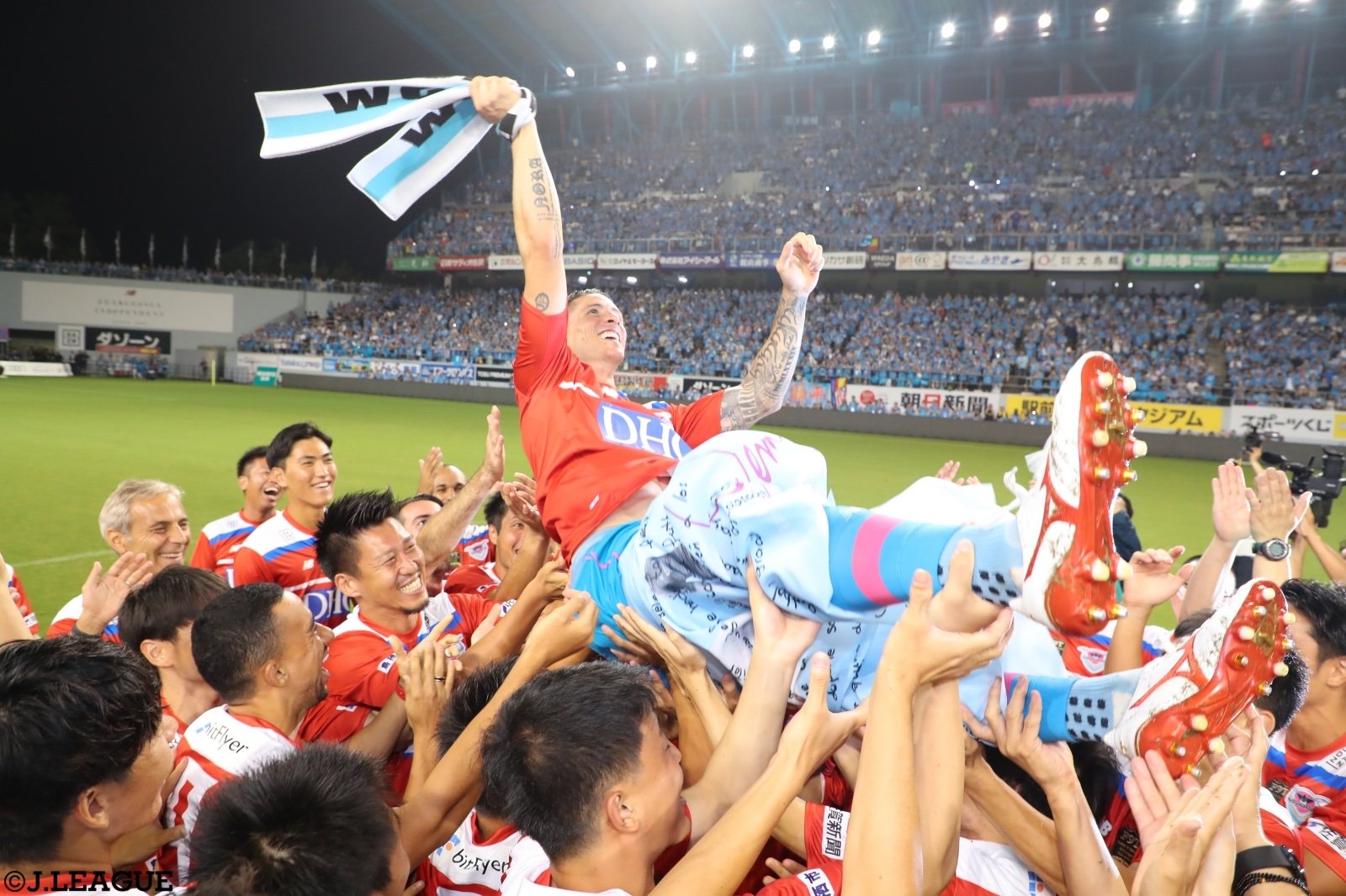 Màn tri ân Fernando Torres. Ảnh: J-League Torres, Torres giải nghệ, video, trận đấu cuối cùng của Torres, Fernando Torres