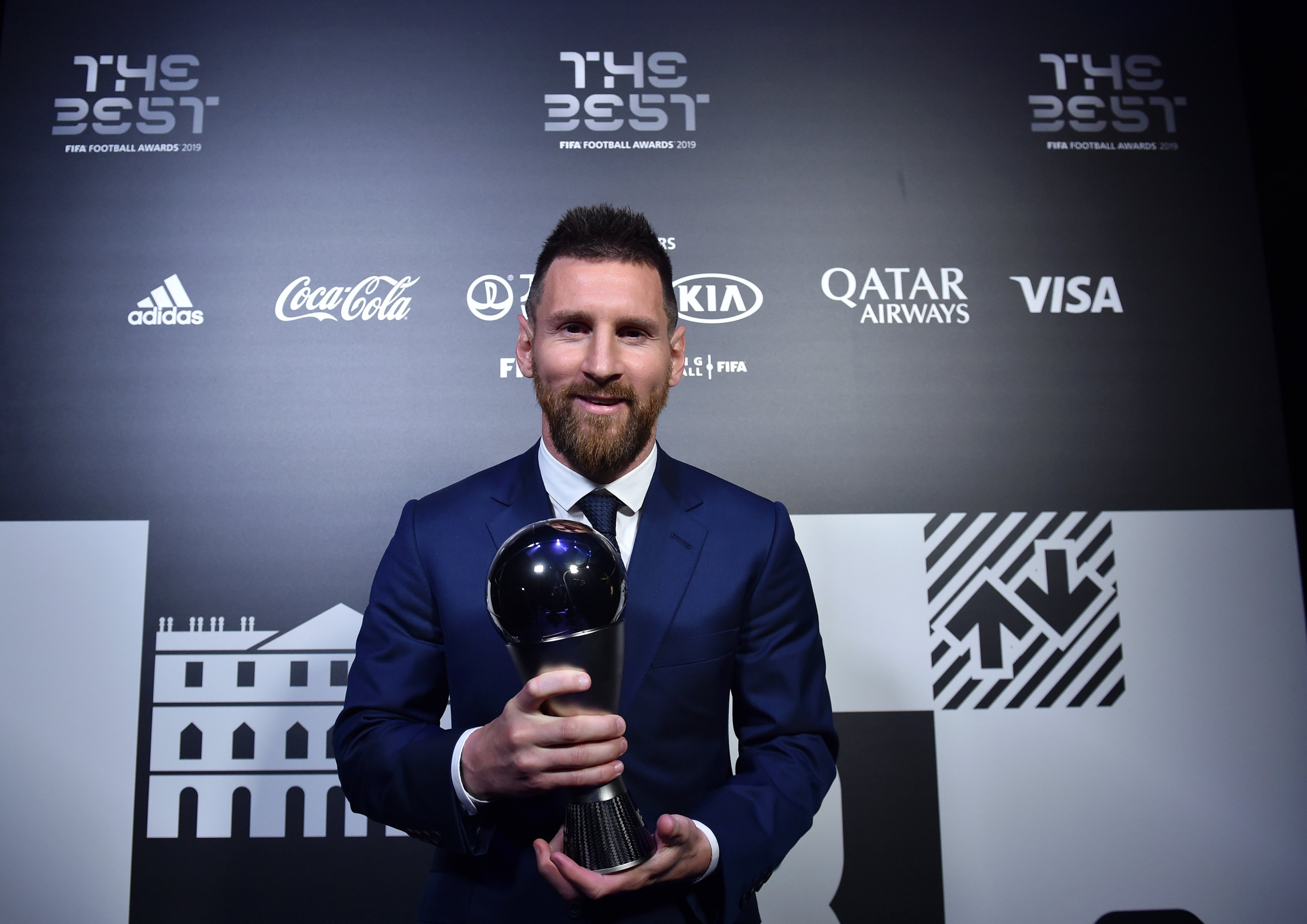 Messi xứng đáng với danh hiệu cao quý. Ảnh: Twitter Messi, Ronaldo, Messi vượt Ronaldo, The Best 2019, cầu thủ xuất sắc nhất năm, Messi lập kỷ lục