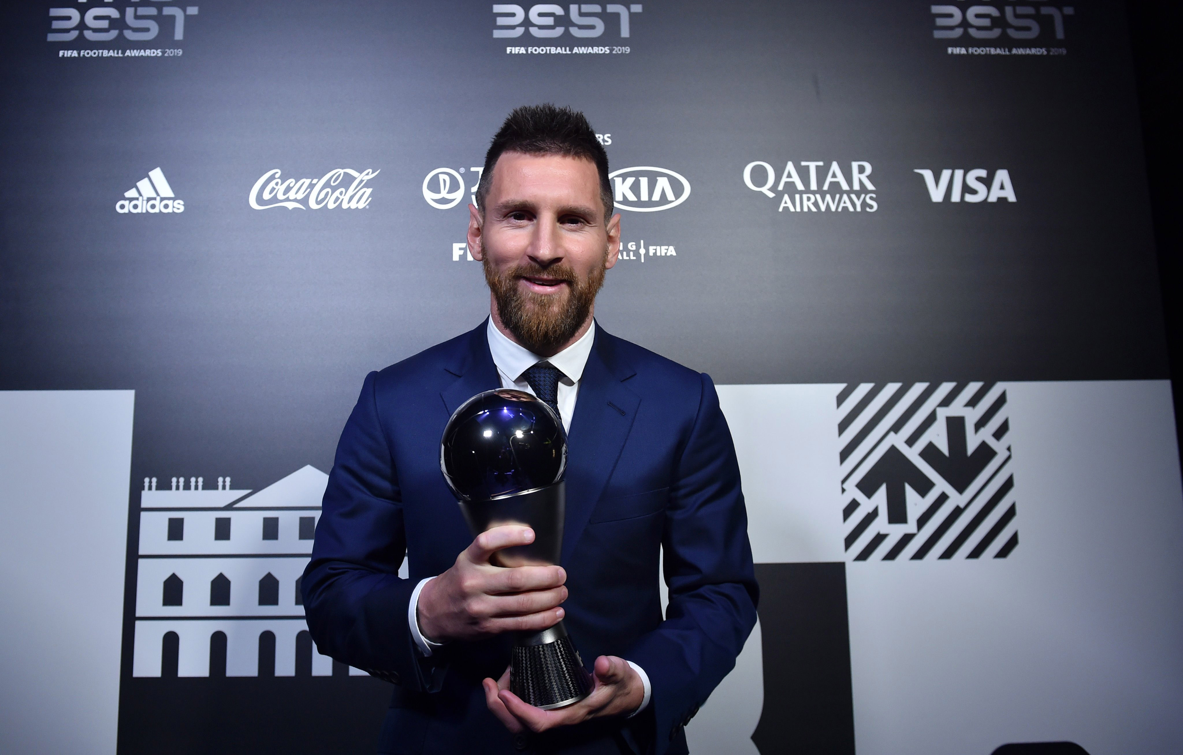 Messi là cầu thủ xuất sắc nhất năm của FIFA The Best. Ảnh: Twitter FIFA The Best, trực tiếp FIFA The Best, kết quả FIFA The Best, Ronaldo, Messi, Van Dijk
