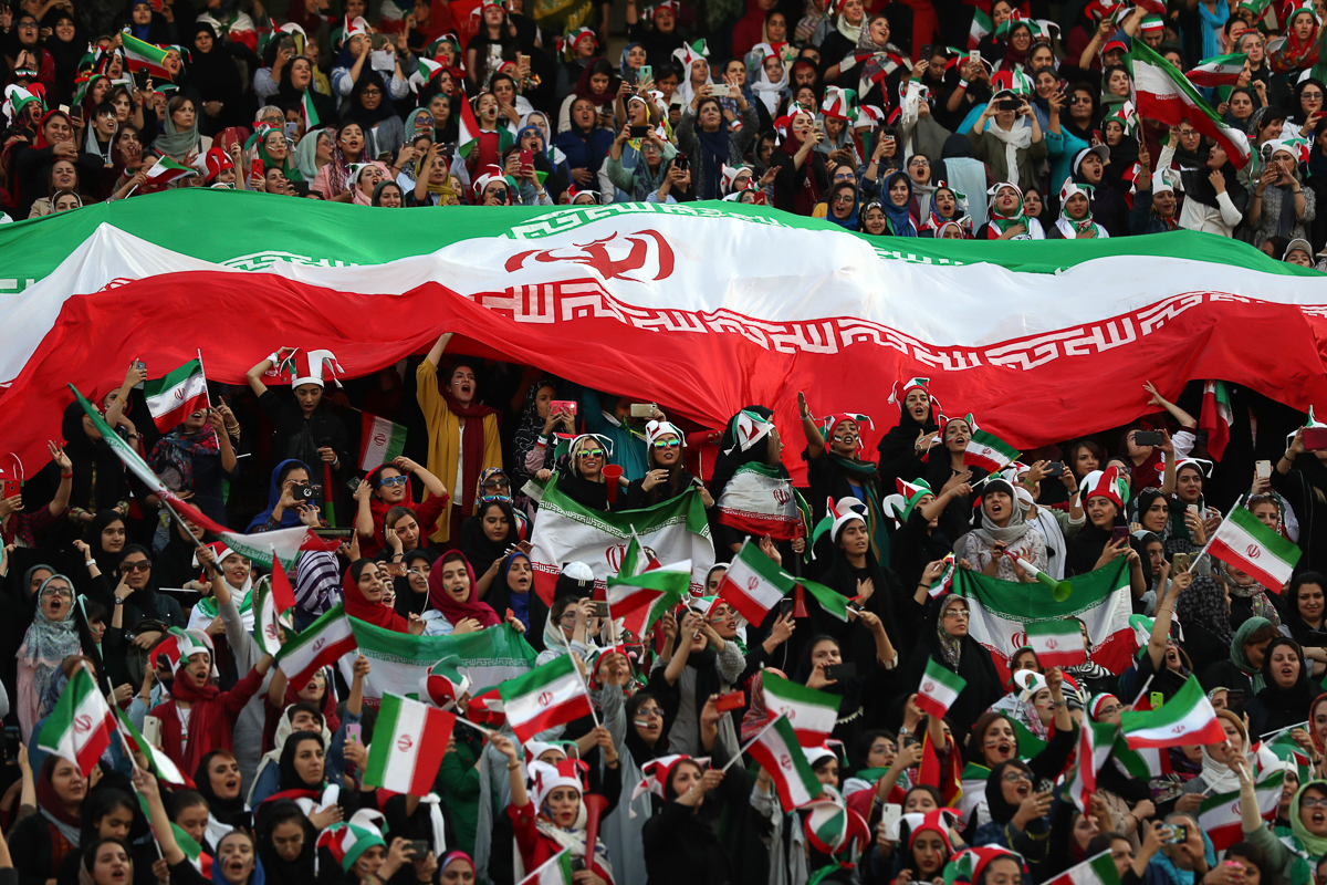 Cảnh tượng lịch sử với bóng đá Iran. Ảnh: Internet Vòng loại World Cup, VL World Cup 2022, Iran, Iran 14-0 Campuchia, World Cup 2022, CĐV nữ Iran