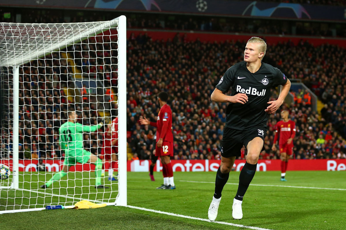 Haaland liên tục nổ súng ở Champions League. Ảnh: Internet Erling Haaland, Cúp C1, kết quả C1, Salzburg, Mục tiêu của MU lập kỷ lục ghi bàn
