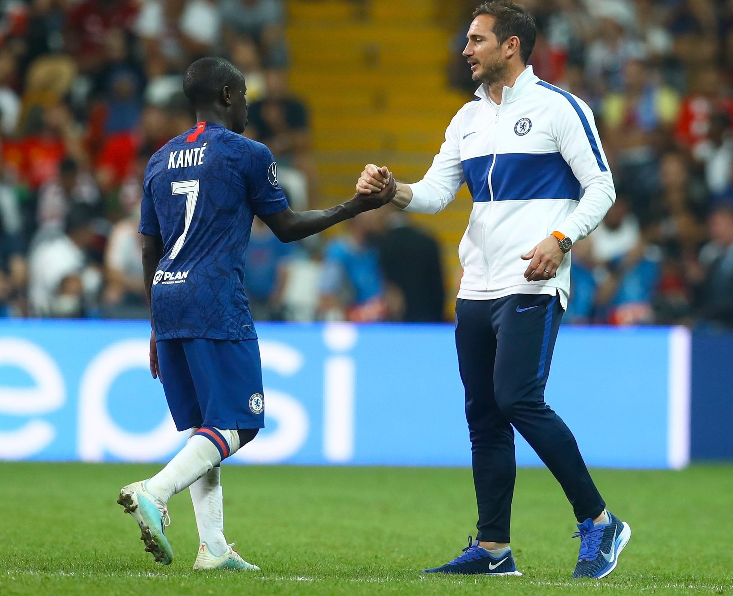 Kante sẽ mua John Terry nếu được làm HLV trưởng của Chelsea. Ảnh: Internet Kante, Chelsea, Terry, Ngoại hạng Anh, Lampard, Kante chỉ ra cầu thủ muốn mua