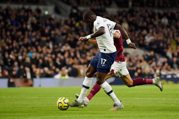 Sissoko dứt điểm chuẩn xác nâng tỉ số lên 5-0. Ảnh: Getty. Tottenham burnley
