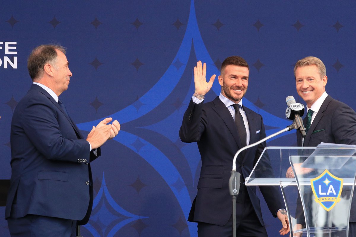 David Beckham được LA Galaxy dựng tượng Beckham, David Beckham, Beckham được dựng tượng, tượng Beckham, MLS, bóng đá Mỹ, huyền thoại, bóng đá quốc tế