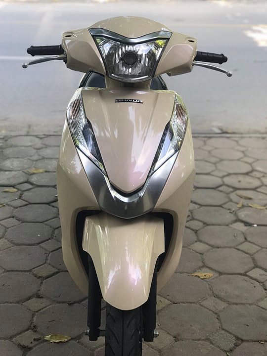 honda lead 200 trieu dong