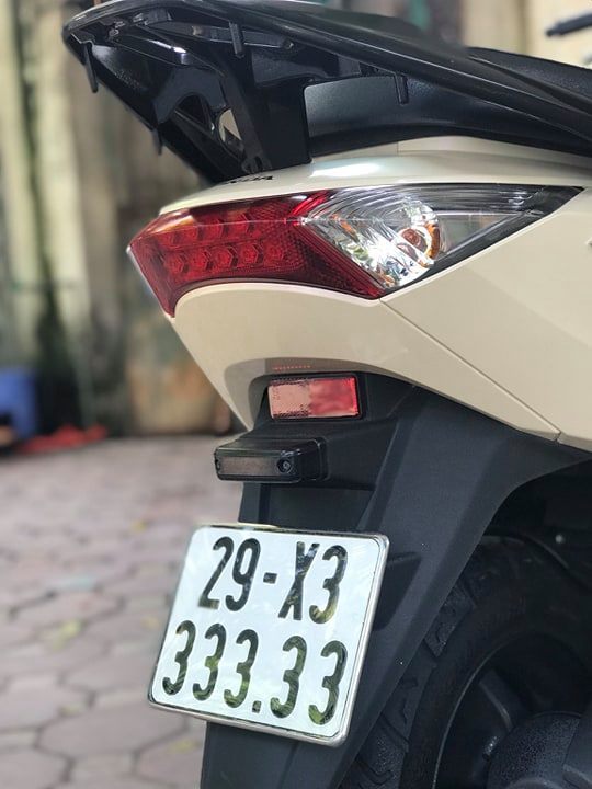 honda lead 200 trieu dong