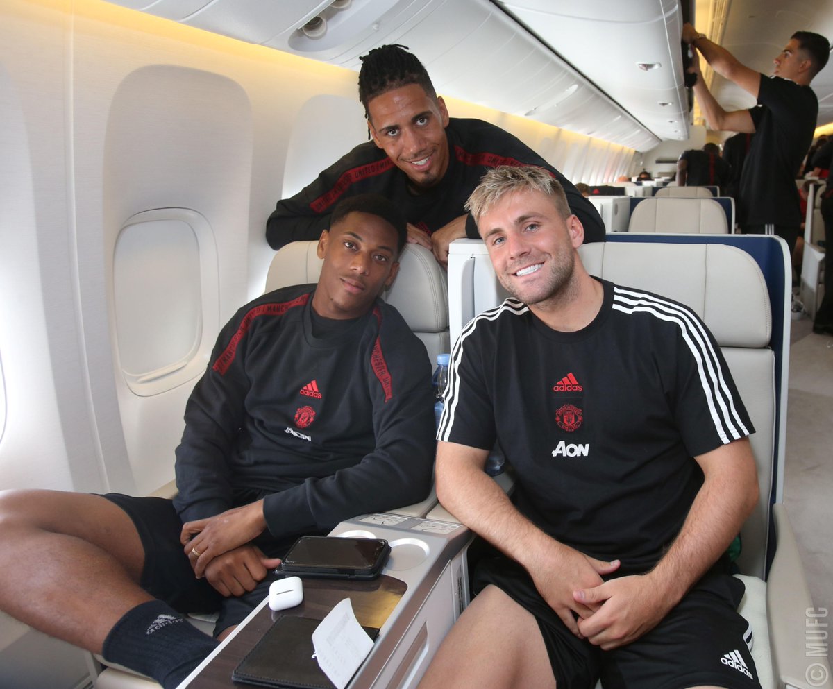 Shaw, Smalling và Martial thoải mái chụp ảnh MU, man utd, man united, mu tour, du đấu hè mu, mu du đấu, mu hè 2019, lịch du đấu hè mu, pogba, lukaku, sanchez