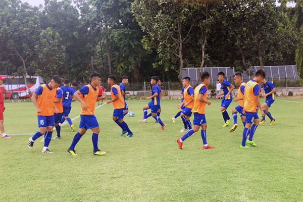 U19 Việt Nam đón 4 cầu thủ Hà Nội B hội quân bóng đá Việt Nam, U19 châu Á, tin tức U19 châu Á, HLV Hoàng Anh Tuấn, U19 Việt Nam vs U19 Trung Quốc