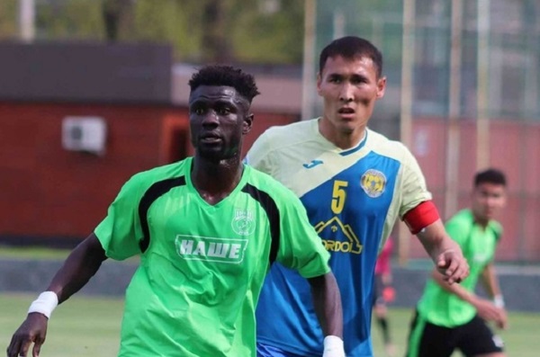 Kursanbek Sheratov (số 5) bị AFC cấm suốt đời tin tức bóng đá, bóng đá châu á, 4 cầu thủ châu Á bị cấm, bóng đá quốc tế, AFC Cup, AFC Champions League
