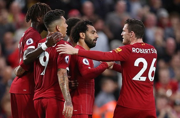 Salah ăn mừng bàn thắng với đồng đội Liverpool vs Norwich, kết quả Liverpool vs Norwich, tỉ số Liverpool vs Norwich, kết quả Ngoại hạng Anh