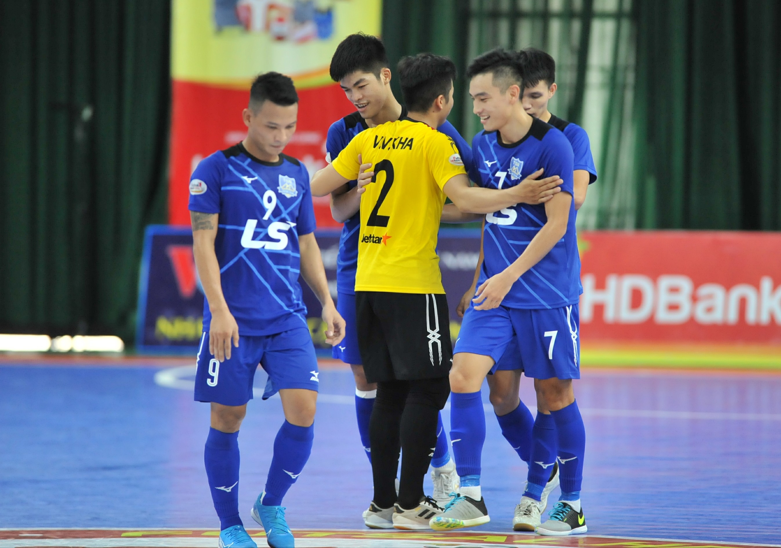 Thái Sơn Nam thể hiện sức mạnh tuyệt đối ở các giải trong nước Thái Sơn Nam, Sahako, futsal Khánh Hòa, HLV Phạm Minh Giang, VĐQG futsal