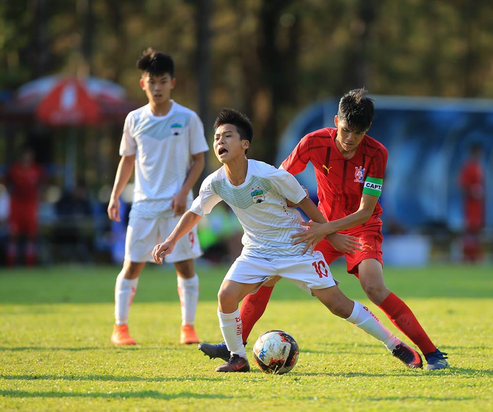 U19 HAGL - Khóa 4 JMG mới chỉ đeo giày 7 tháng