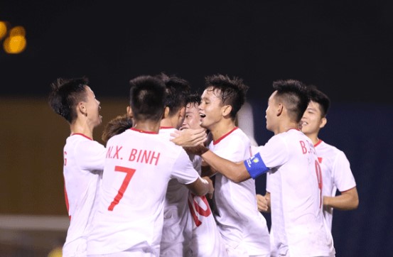 HLV Hoàng Anh Tuấn muốn các học trò tôn trọng đối thủ