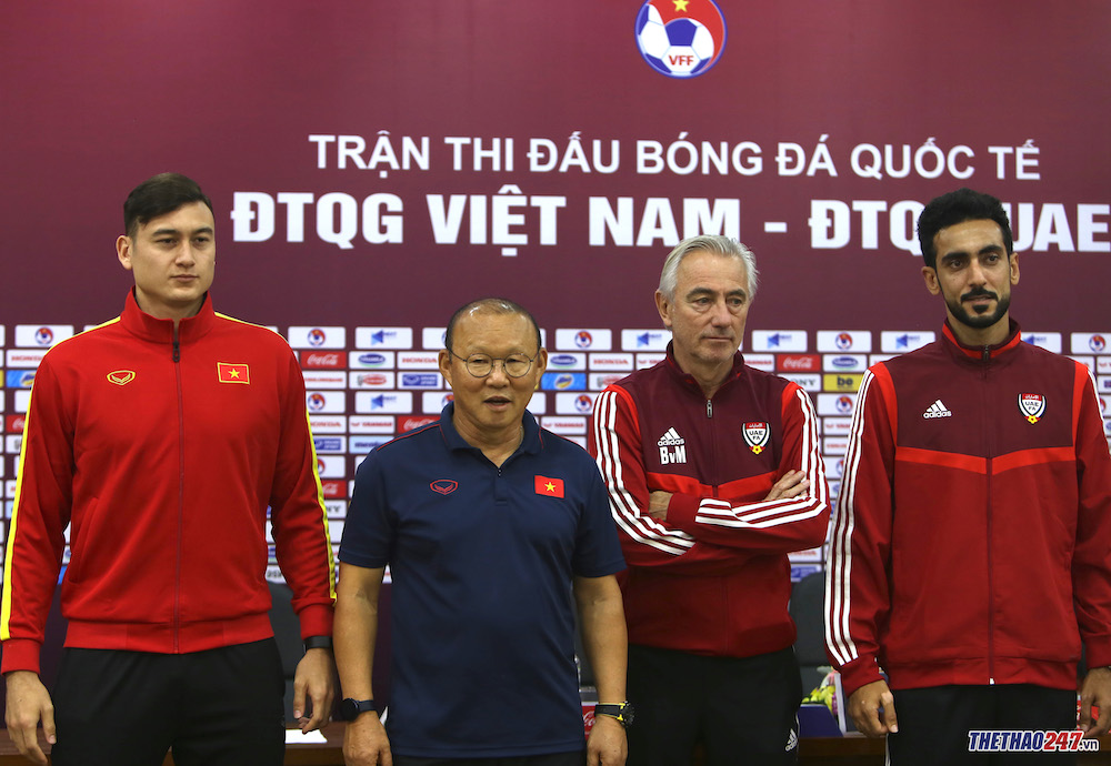 Các đại diện 2 đội tham dự họp báo (ảnh: Văn Hải)