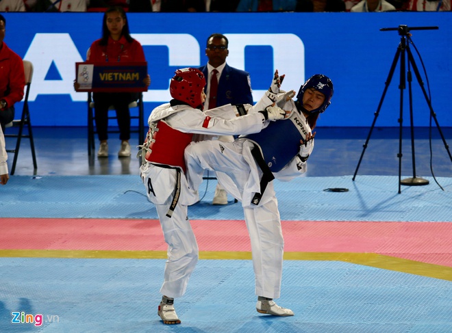 Ánh Tuyết (giáp xanh) giành HCV (ảnh: Zing)