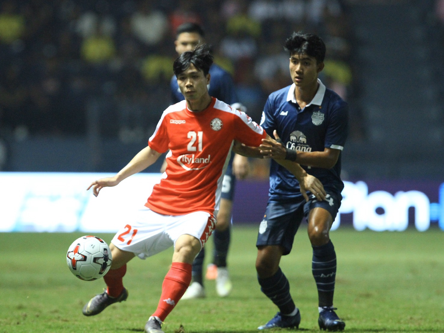 cong phuong trong tran  buriram 1-2 tphcm