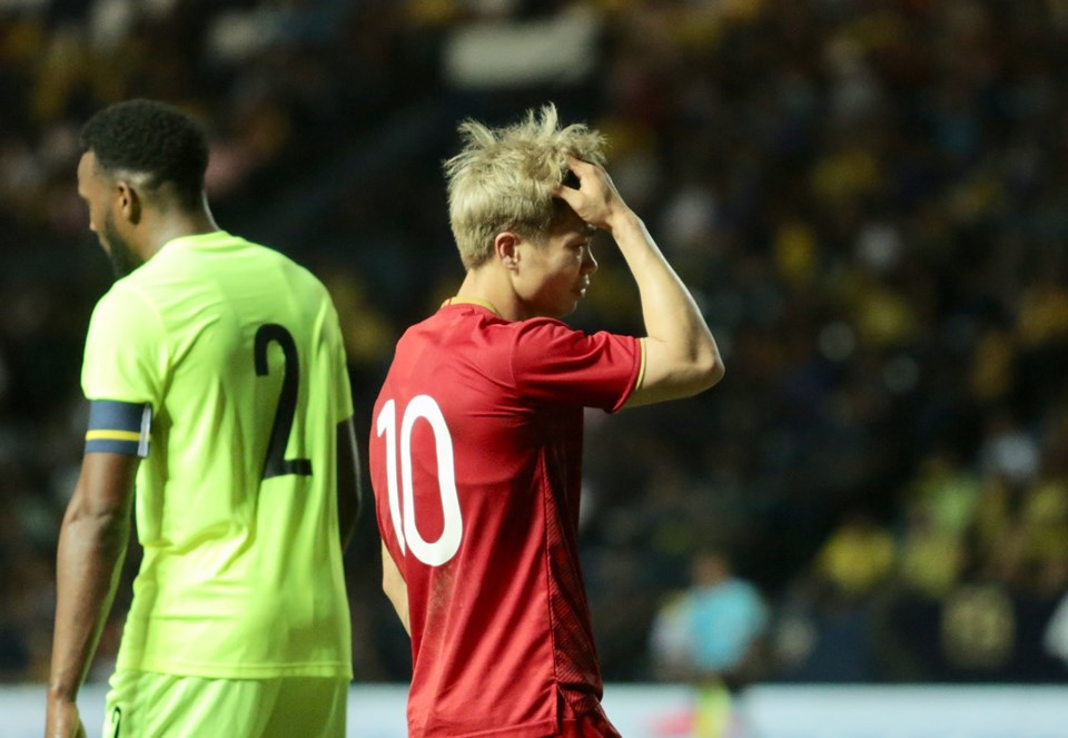 Công Phượng thực hiện hỏng quả penalty khiến Việt Nam thua cuộc Đức Huy, đức huy ghi bàn, việt nam vs curacao, chung kết king's cup 2019, hlv park hang seo