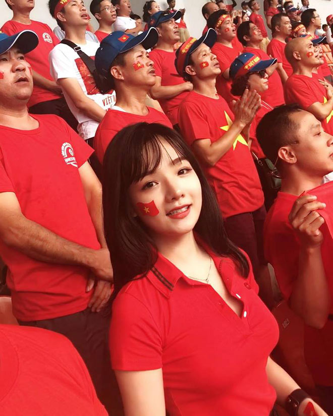 phan thủy tiên, phan thuỷ tiên 1997, nữ cổ động viên asiad 2018, nữ cổ động viên việt nam, hot girl việt nam