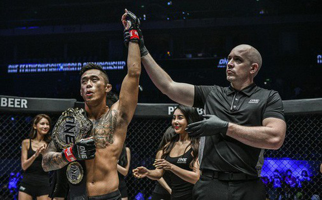 Martin Nguyễn kết thúc trận đấu chóng vánh và bảo vệ thành công ngôi vô địch hạng Featherweight Kết quả ONE Championship 2019, Martin Nguyễn vs Koyomi Matsushima, trực tiếp võ hôm nay
