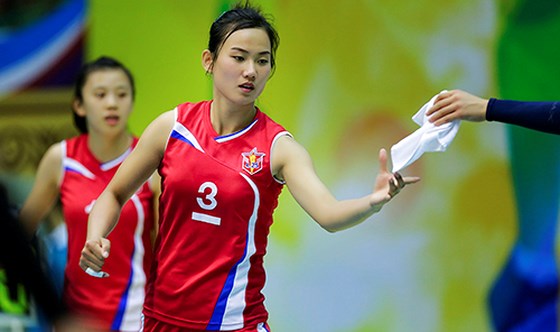 Khoảnh khắc đốn tim fan của Jong Jin Sim tại VTV Cup 2019. Ảnh: VTV jong jin sim, vtv cup 2019, việt nam vs triều tiên, bóng chuyền vtv cup 2019, chủ công đội tuyển triều tiên