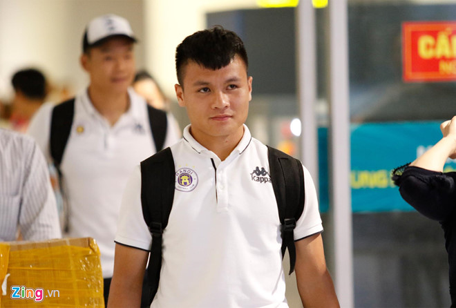 Quang Hải phải tập trung muộn do bị trễ máy bay. Ảnh: Zing quang hải, vòng loại world cup 2022, hà nội fc, quang hải bị trễ máy bay, quang hải đã về hà nội