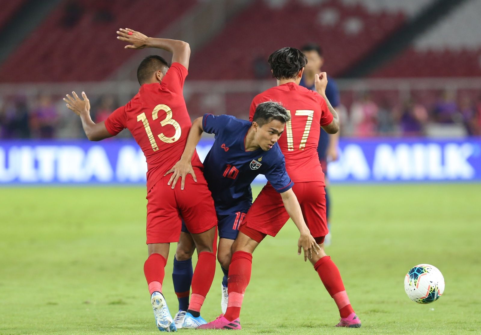 Chanathip Songkrasin không ghi bàn nhưng có vai trò quan trọng trong lối chơi của Thái Lan. Ảnh: Siam Sport supachok, chanathip, thái lan vs indonesia, indonesia vs thái lan, vòng loại world cup 2022, vl wc 2022