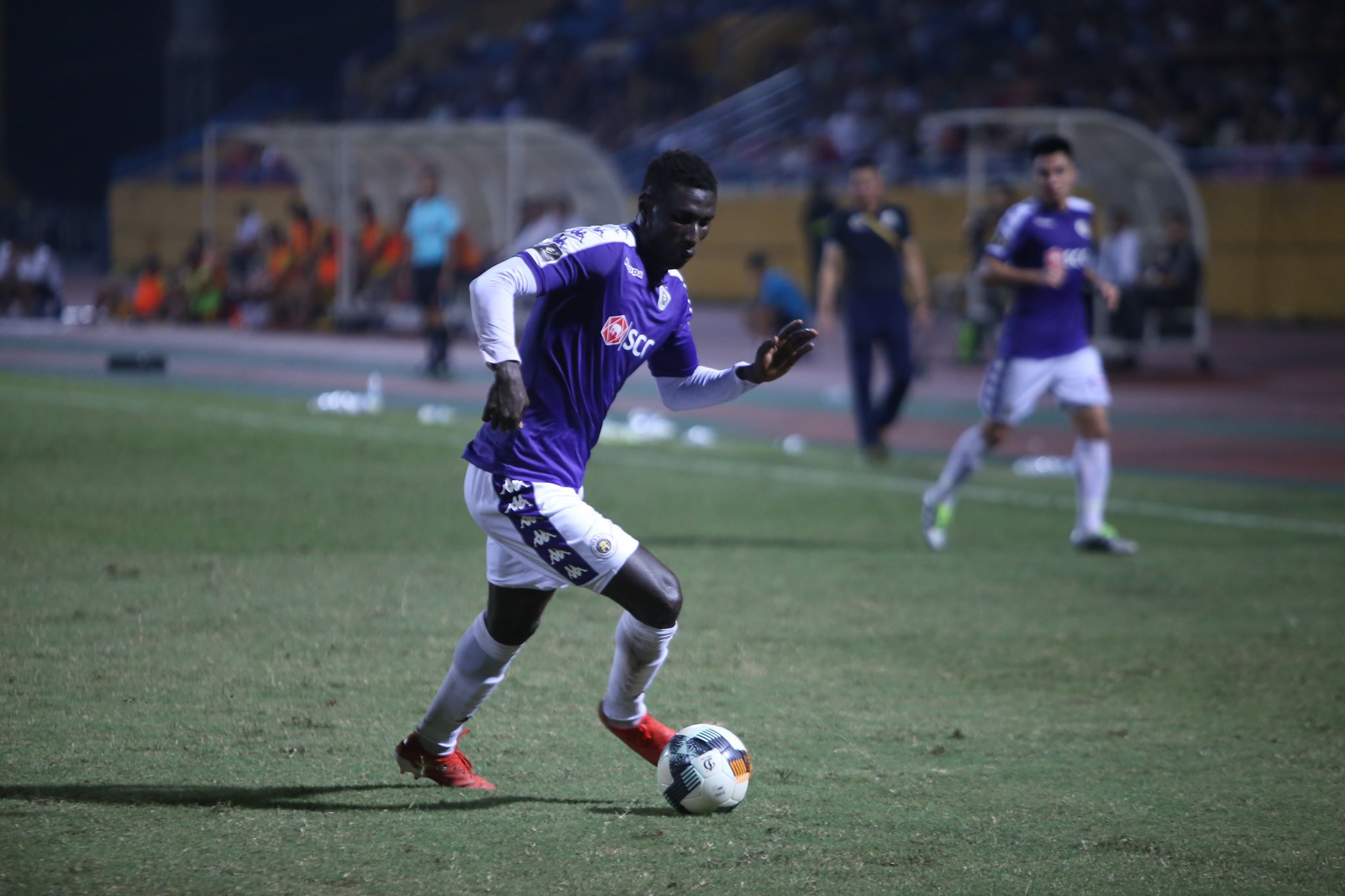Pape Omar Faye là mẫu tiền đạo mà ĐTQG Việt Nam không thể có. Ảnh: Lê Thành hà nội fc, v-league 2019, pape omar faye, hà nội vô địch vleague, tiểu sử pape omar, pape omar xuất sắc nhất