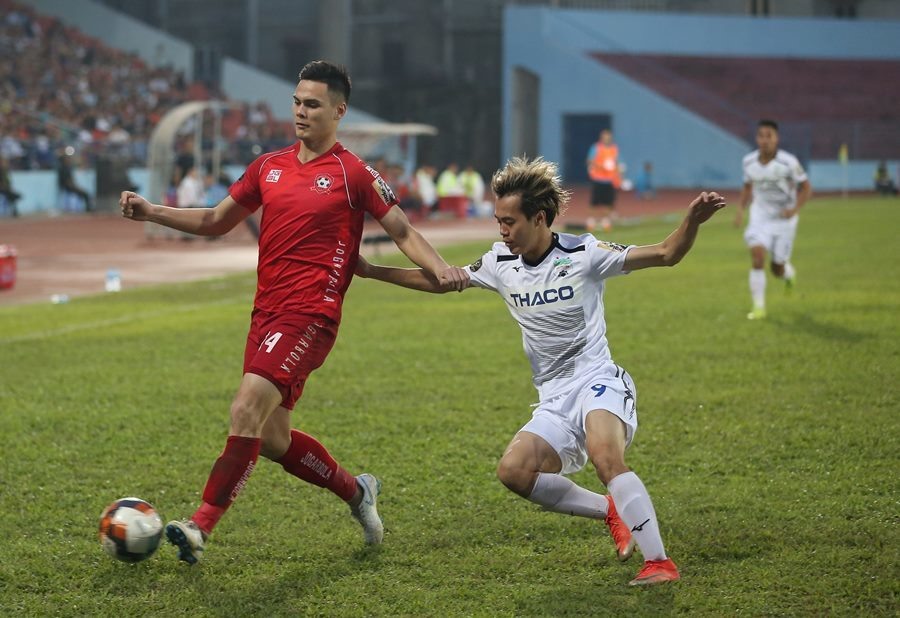 Tốc độ của Văn Toàn liên tục làm khổ hàng phòng ngự của Hải Phòng Kết quả HAGL vs Hải Phòng, vòng 24 v-league 2019, link xem trực tiếp hagl vs hải phòng, trực tiếp hagl, hagl vs hải phòng