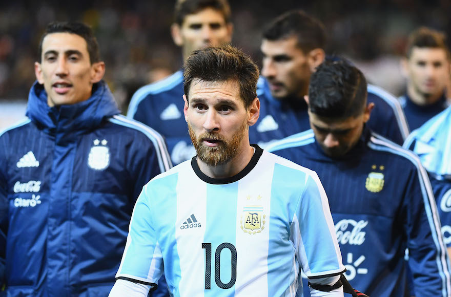 Messi và Argentina bị kêu gọi tẩy chay bởi vị chủ tịch Jibril Rajoub chủ tịch palestine, lãnh đạo palestine, chủ tịch LĐBĐ palestine, Jibril Rajoub, messi, lionel messi, lãnh đạo palestine xúc phạm messi, argentina, world cup 2022, vòng loại world cup 2022, world cup 2018