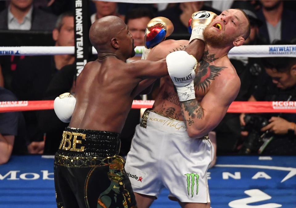 Và đến Floyd Mayweather, điểm yếu đó dễ dàng bị khai thác. UFC, MMA, Conor McGregor, Khabib Nurmagomedov, Geogre St Pieere, Tony Ferguson,