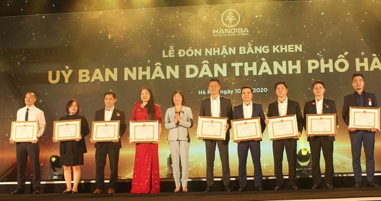 Lễ trao bằng khen của Ủy ban Nhân dân Tp.Hà Nội cho các cá nhân, tập thể xuất sắc