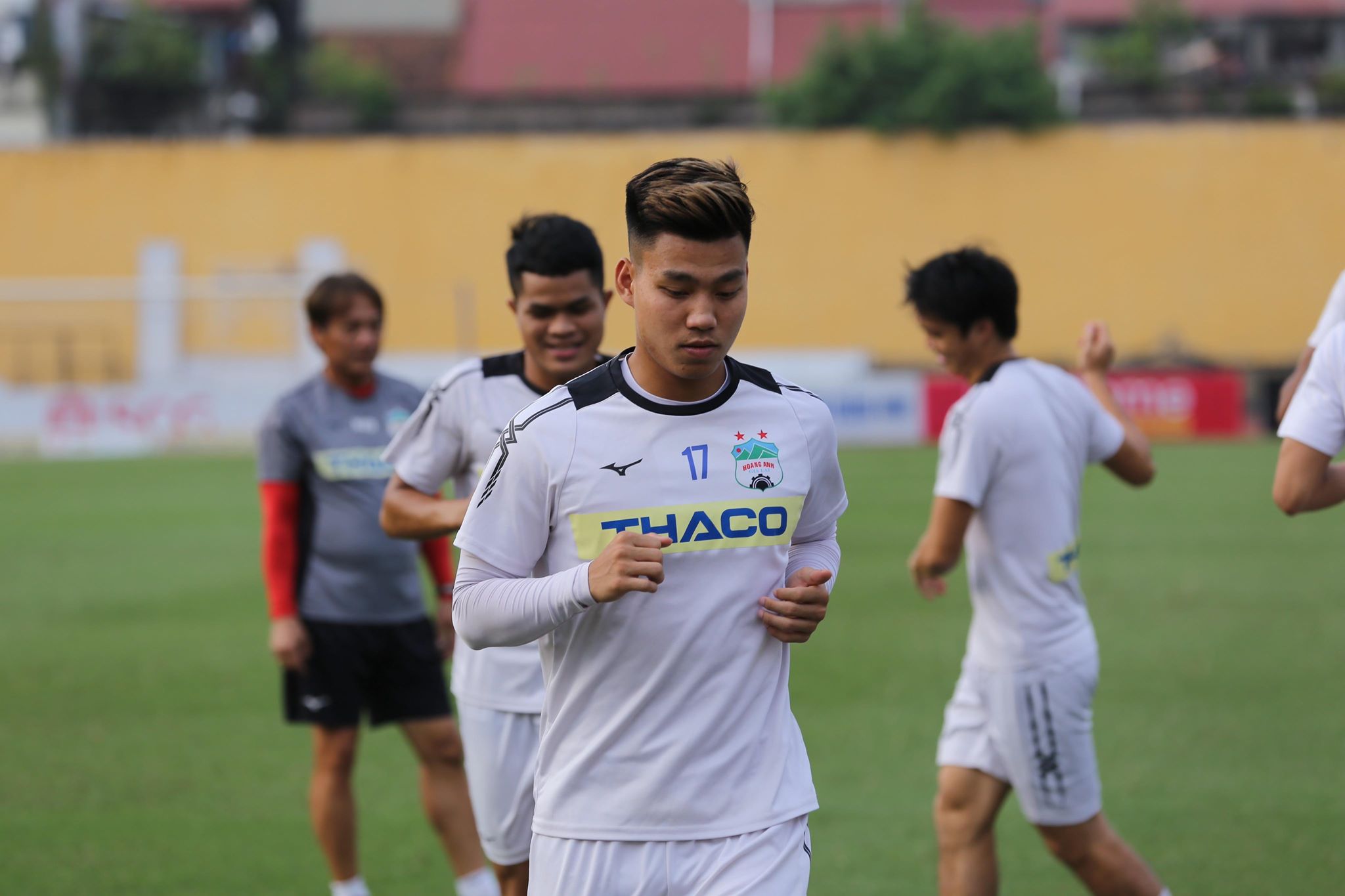 Hậu vệ Vũ Văn Thanh chuẩn bị có lần đầu tiên tái đấu với hàng loạt đồng đội ở tuyển Việt Nam trong đội hình CLB Hà Nội. Ảnh: Ngọc Bảo van thanh