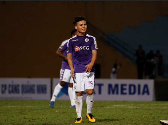 Hà Nội chưa thể đòi lại ngôi đầu trên BXH. Ảnh: Ngọc Bảo tp ho chi minh vs ha noi