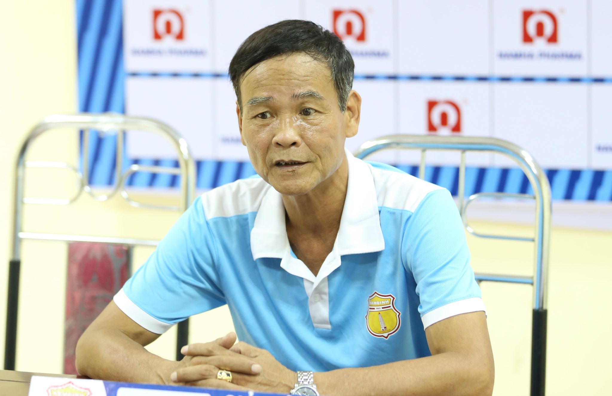 HLV Nguyễn Văn Dũng cho rằng HAGL không phải đội bóng mạnh mùa này. Ảnh: Ngọc Bảo hlv nguyen van dung