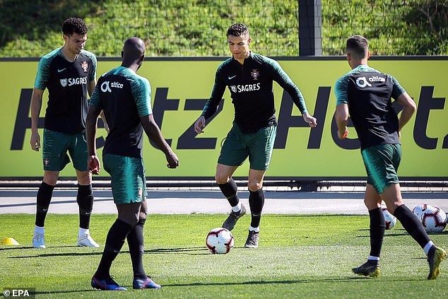 Ronaldo và các đồng đội đã sẵn sàng cho cuộc tiếp đón Ukraine Vòng loại Euro 2020, Pháp, Đức, Tây Ban Nha, Italia, Bồ Đào Nha, Anh, Bỉ, triệu tập đội tuyển quốc gia
